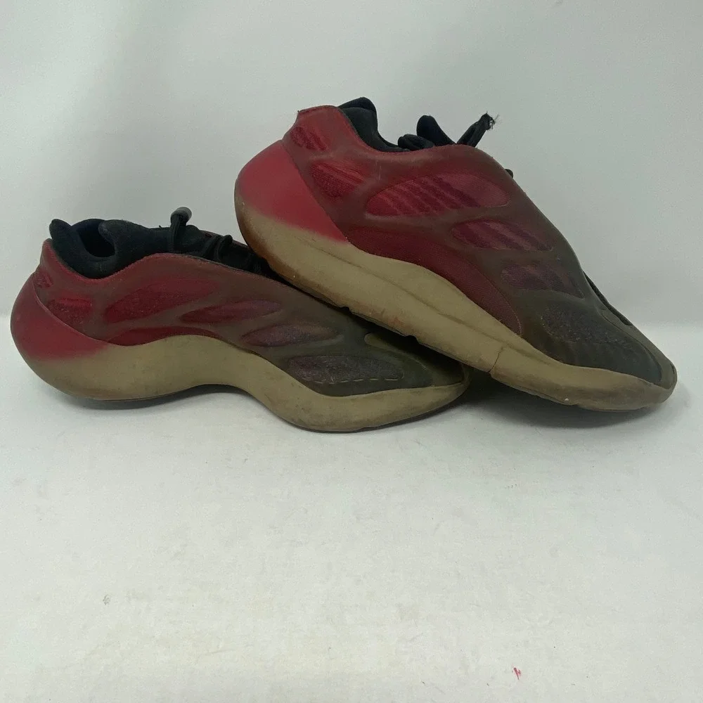 Adidas Yeezy 700 V3 Fade Carbon Red Grey Sneakers GW1814 Mens 11